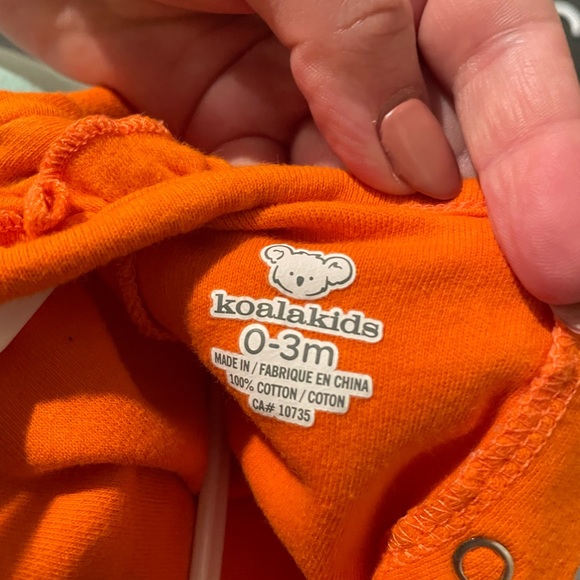 Free  🎃 Baby Halloween Onesie - Picture 4 of 4